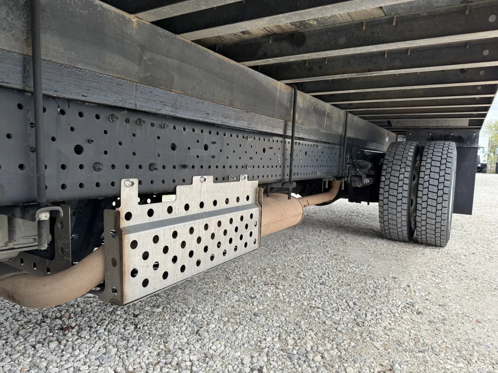 Used 2021 Isuzu NPR RWD image 7