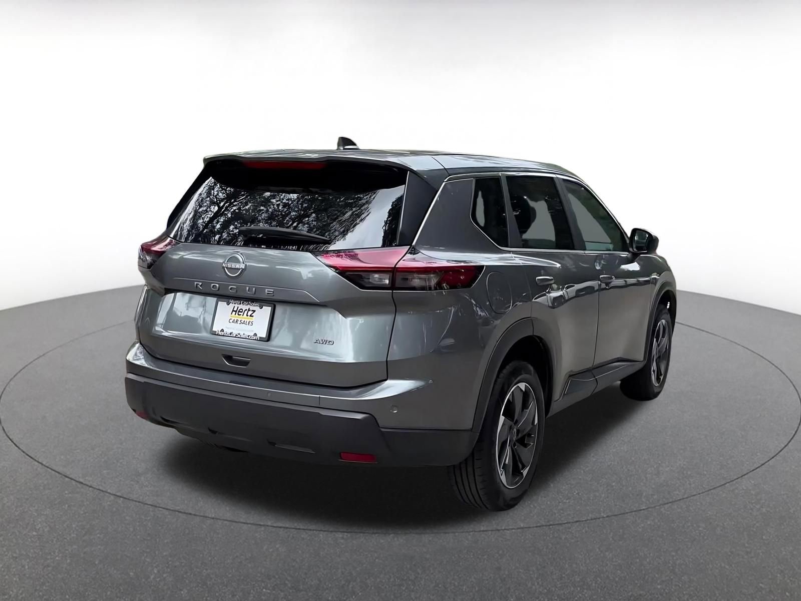 Used 2025 Nissan Rogue SV AWD/4WD image 14