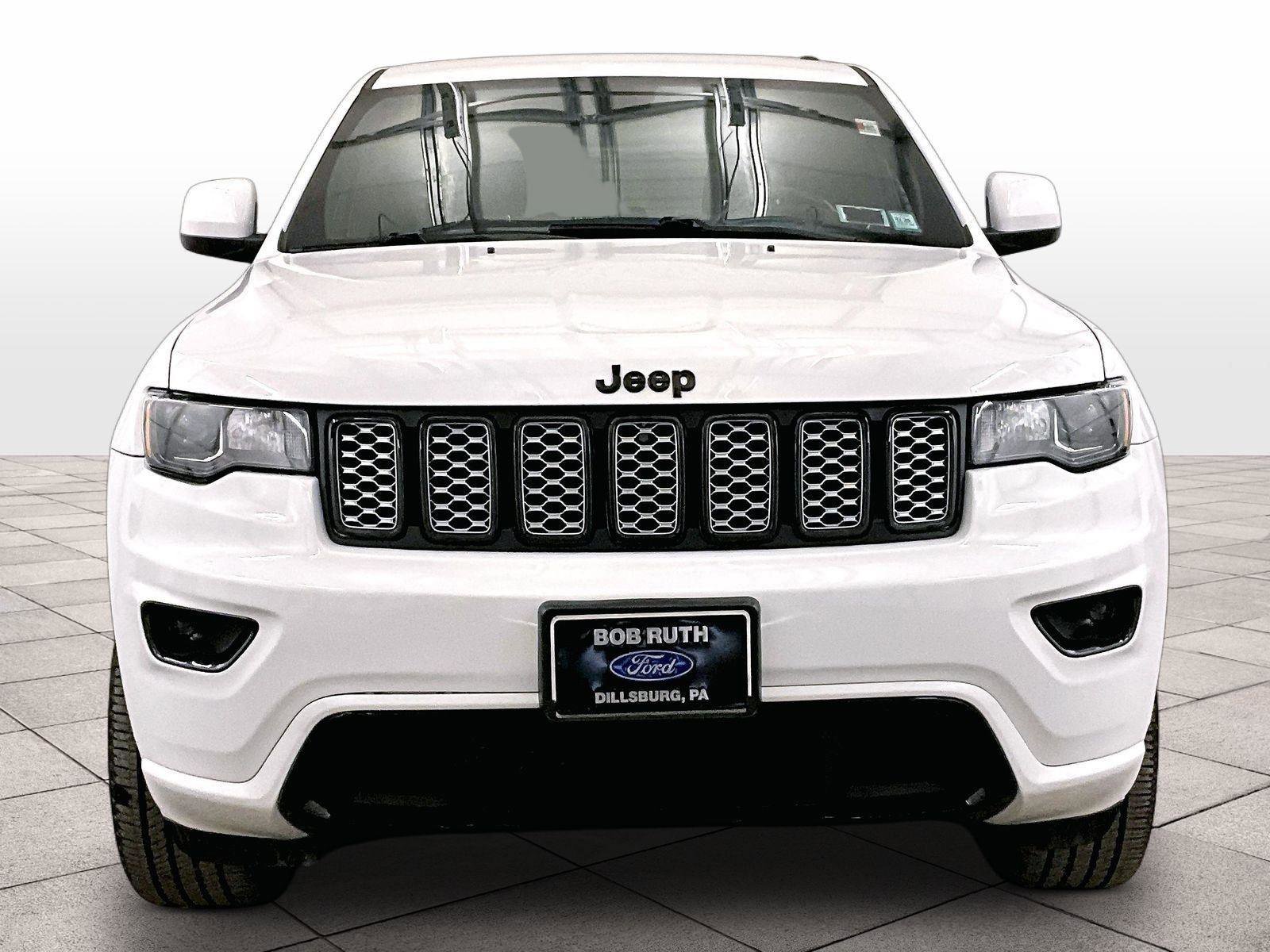 Used 2021 Jeep Grand Cherokee Laredo X image 3