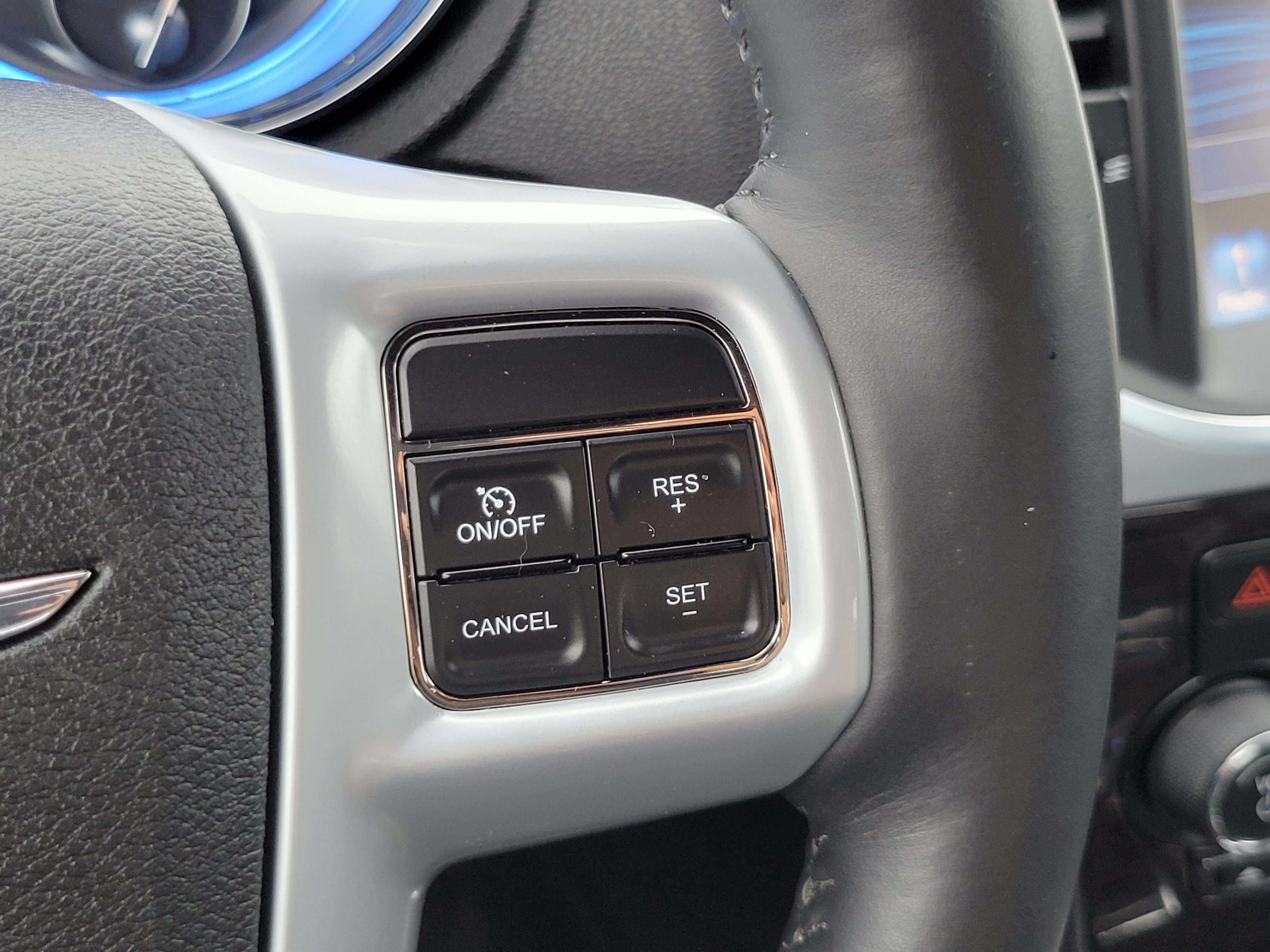 Used 2014 Chrysler 300 C RWD image 14