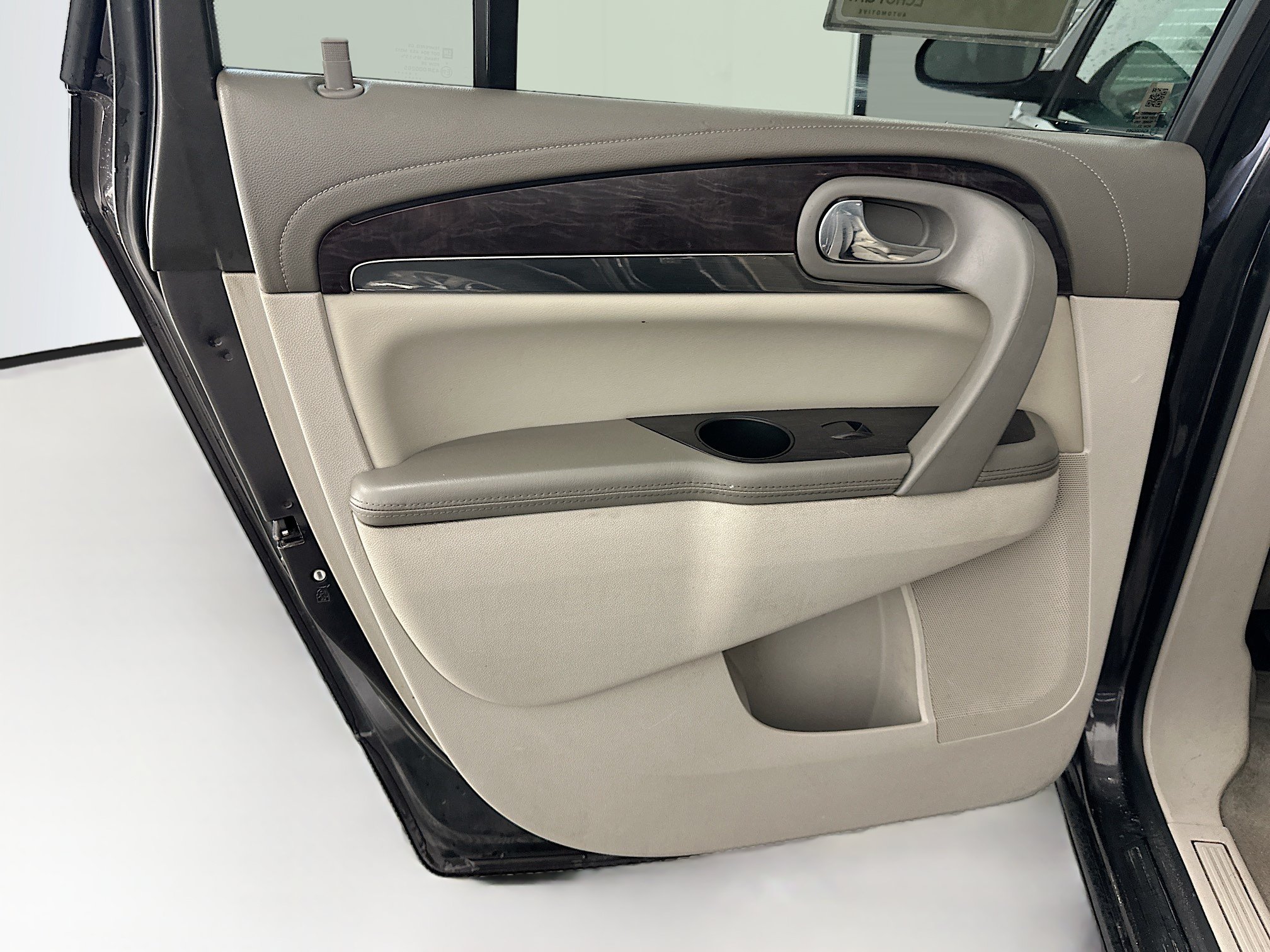 Used 2015 Buick Enclave Leather AWD/4WD image 27