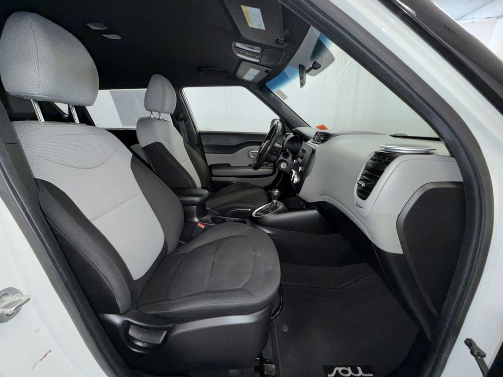 Used 2016 Kia Soul image 12