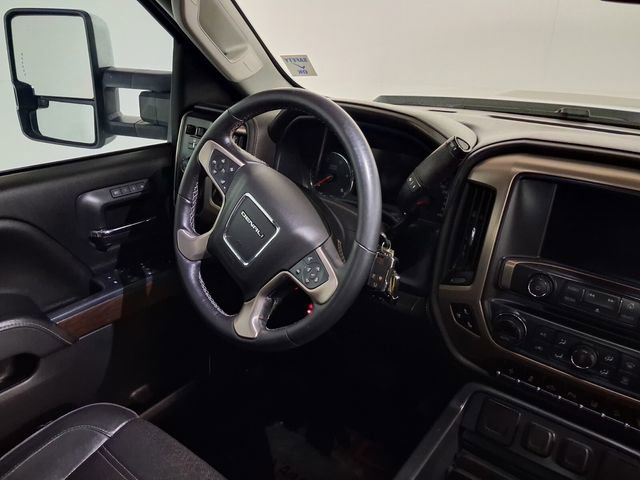 Used 2018 GMC Sierra 2500 Denali w/ Duramax Plus Package AWD/4WD image 18