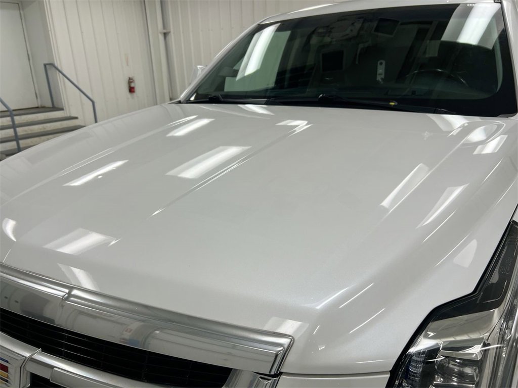 Used 2019 Cadillac Escalade ESV Premium Luxury image 31