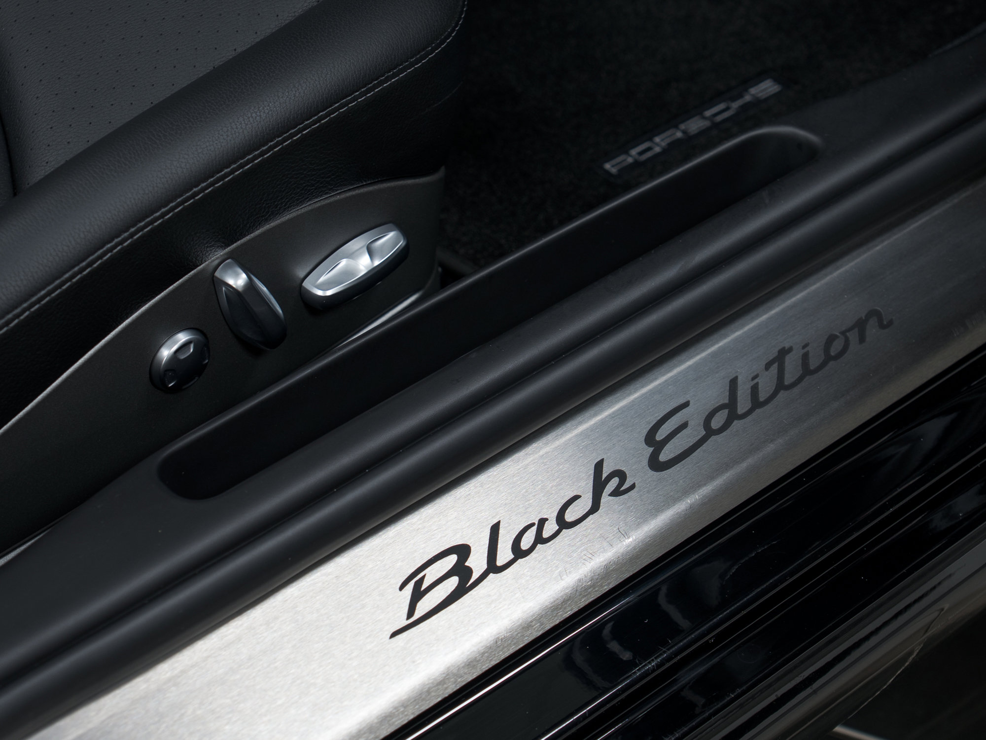 Used 2012 Porsche 911 Carrera Black Edition image 27