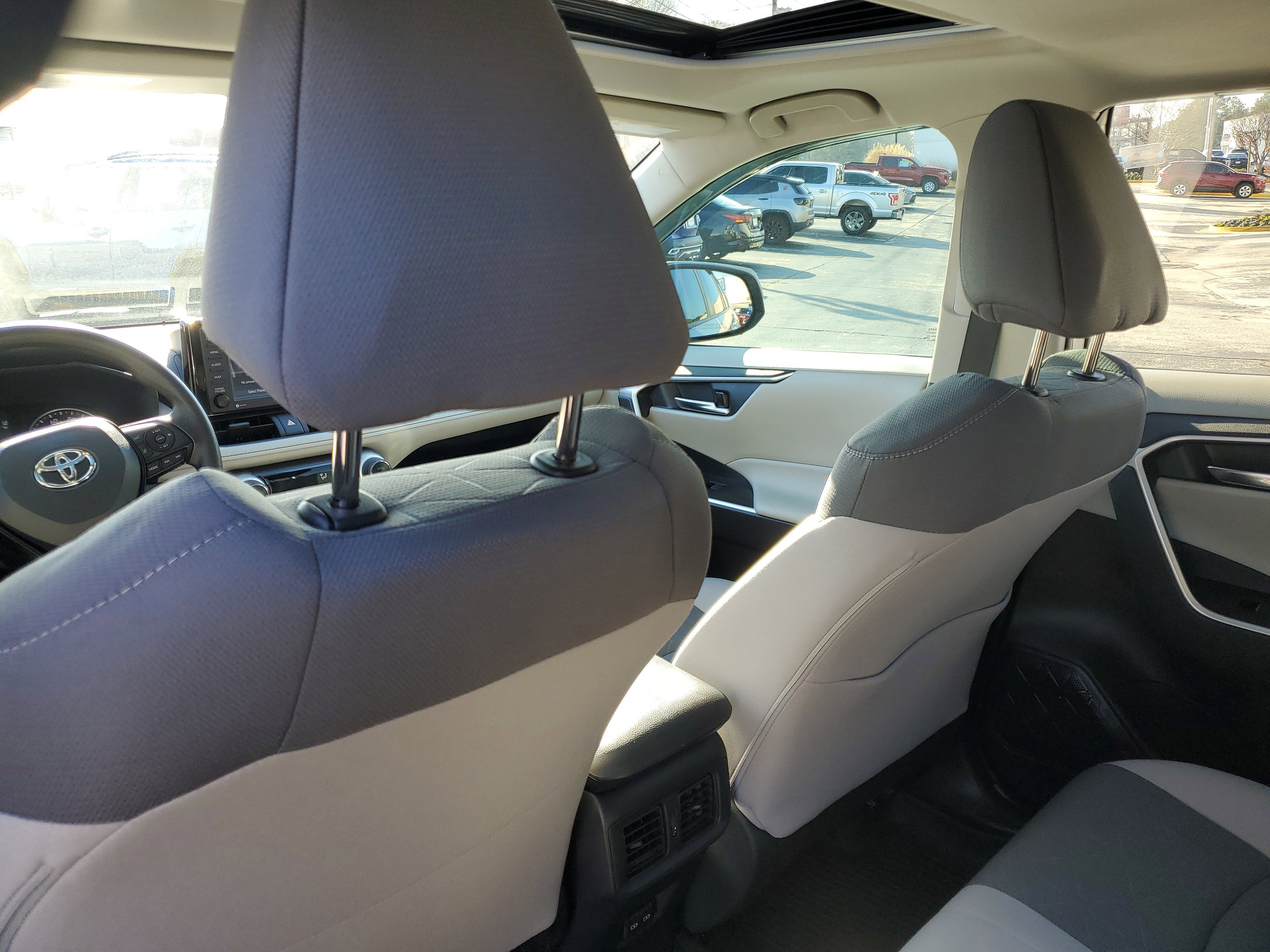 Used 2022 Toyota RAV4 XLE image 13