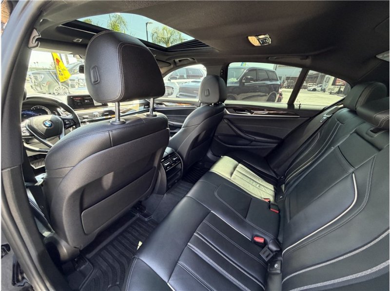 Used 2018 BMW 540i w/ Premium Package RWD image 20