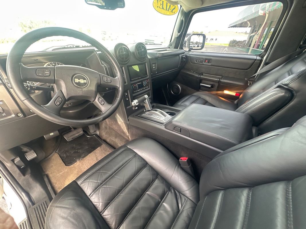 Used 2005 HUMMER H2 w/ Preferred Equipment Group image 25