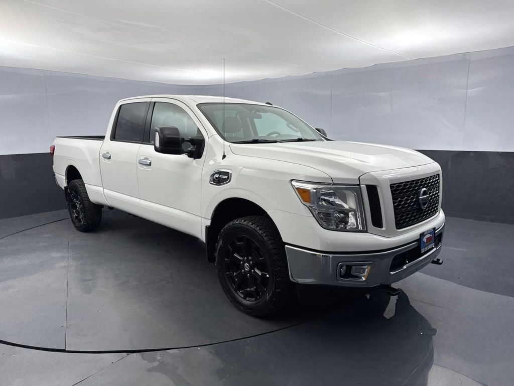 Used 2019 Nissan Titan SV AWD/4WD image 7