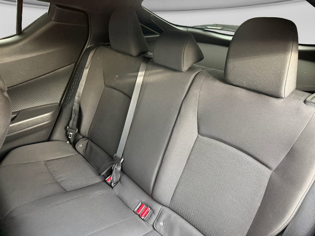 Used 2019 Toyota C-HR XLE image 16