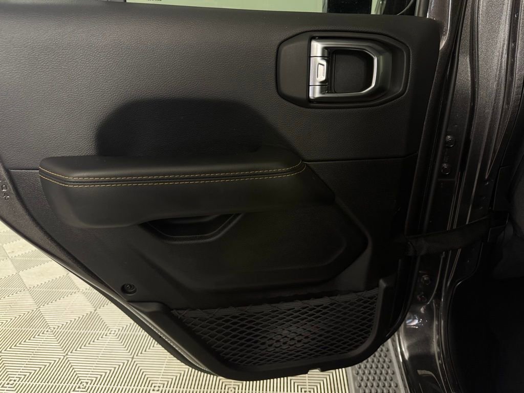 Used 2025 Jeep Wrangler Unlimited Sahara image 23