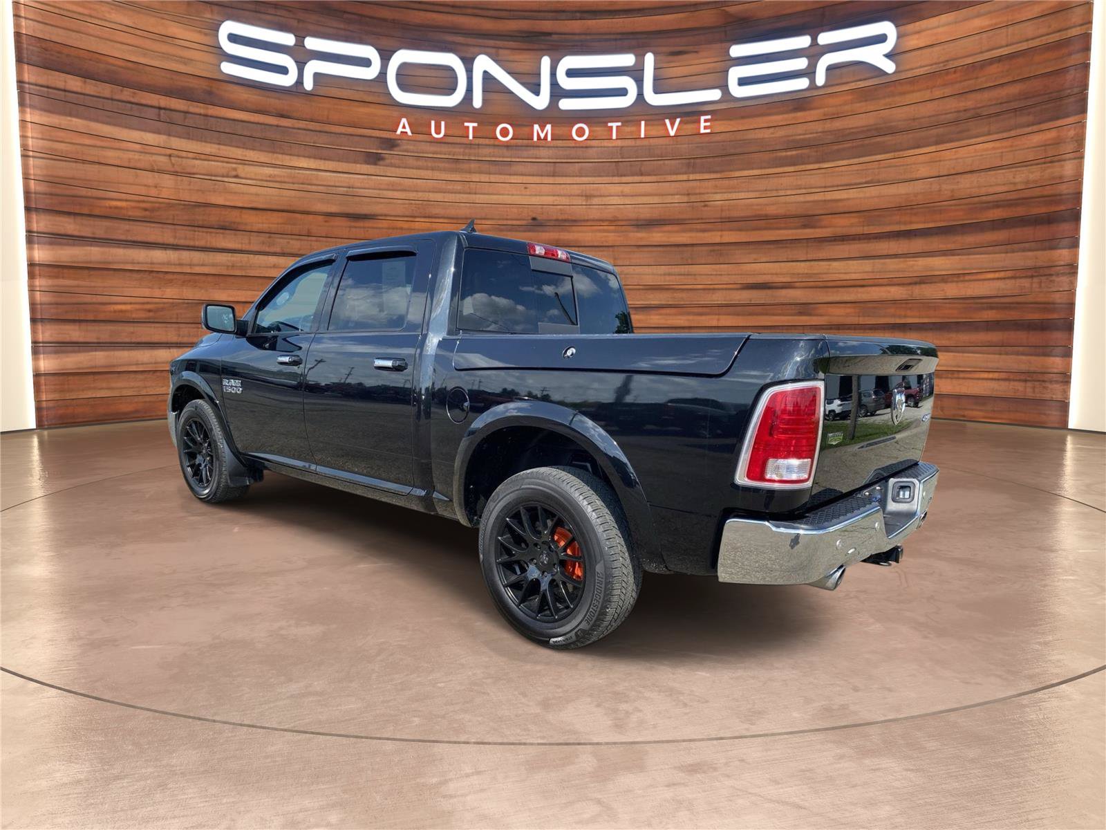 Used 2017 RAM 1500 Laramie w/ Convenience Group AWD/4WD image 3