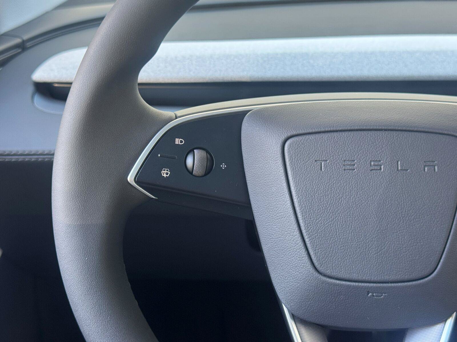 Used 2026 Tesla Model Y Long Range AWD/4WD image 19
