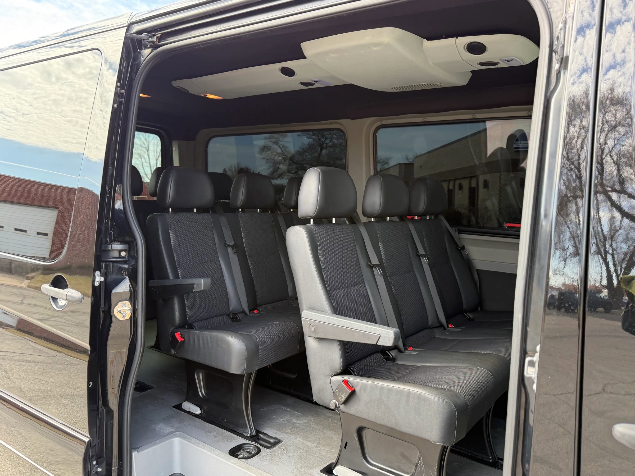 Used 2015 Mercedes-Benz Sprinter 2500 image 10