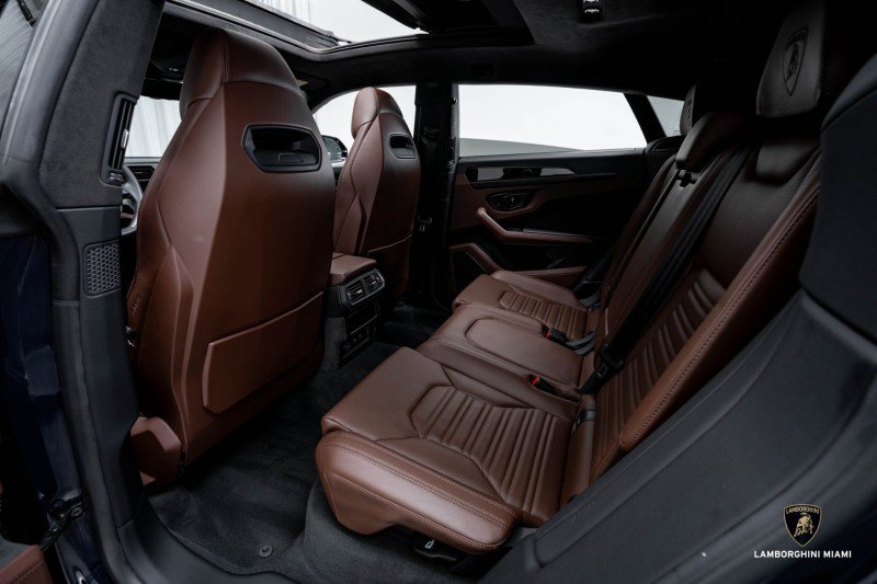 Used 2025 Lamborghini Urus SE image 48