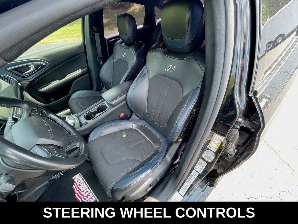 Used 2016 Chrysler 200 S AWD/4WD image 11