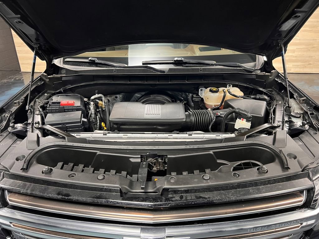 Used 2023 Chevrolet Suburban High Country w/ Advanced Technology Package image 20