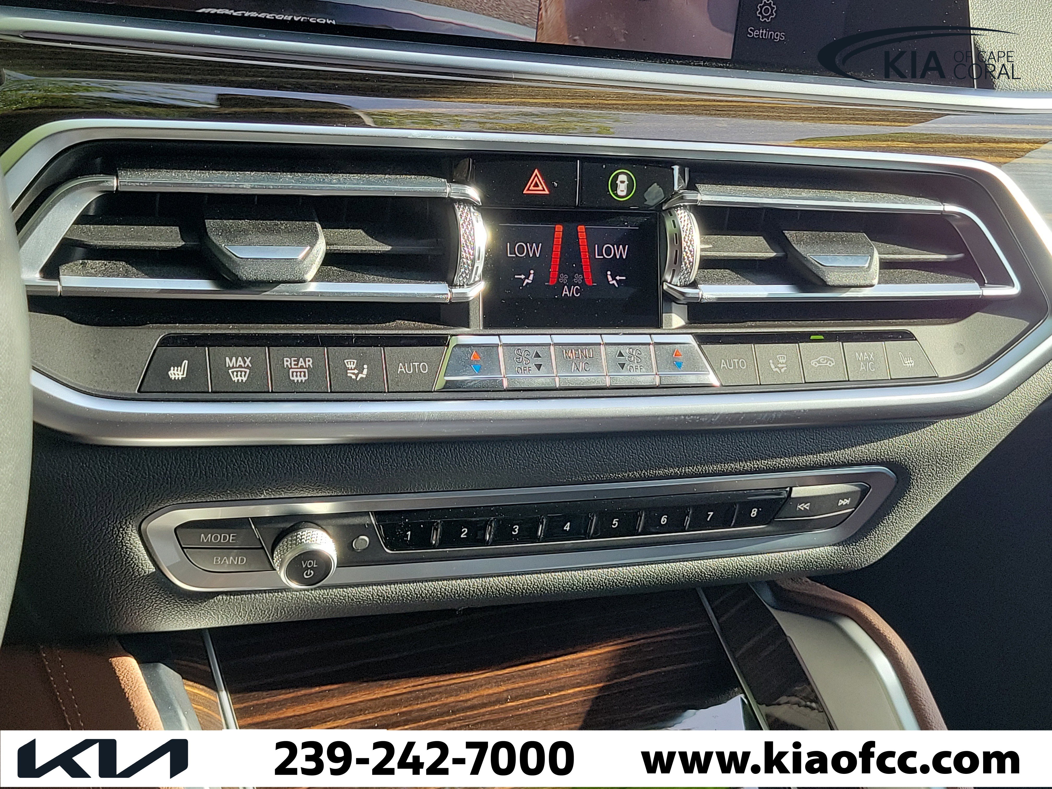 Used 2021 BMW X6 xDrive40i w/ Premium Package image 26