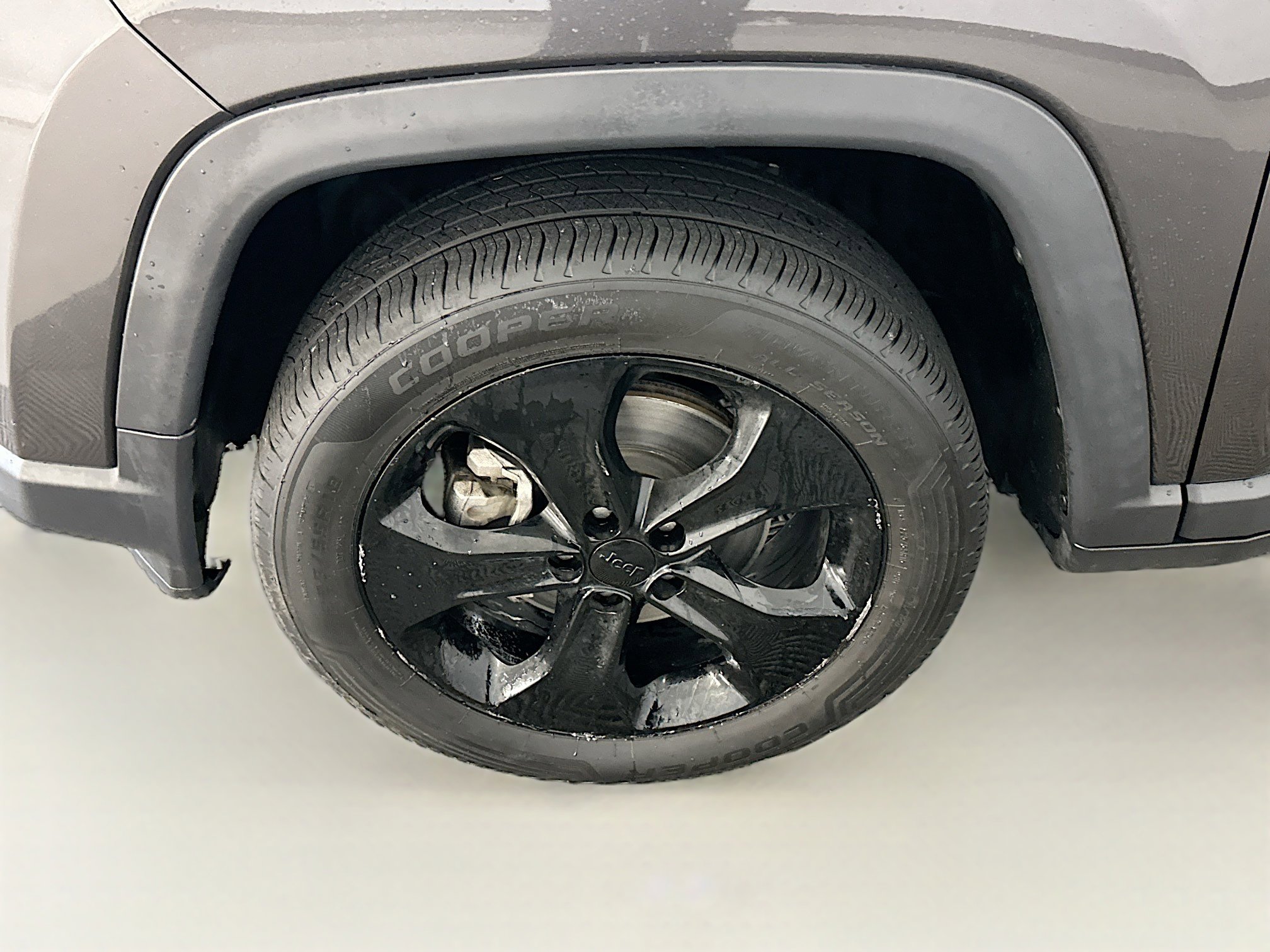 Used 2020 Jeep Compass Latitude image 11