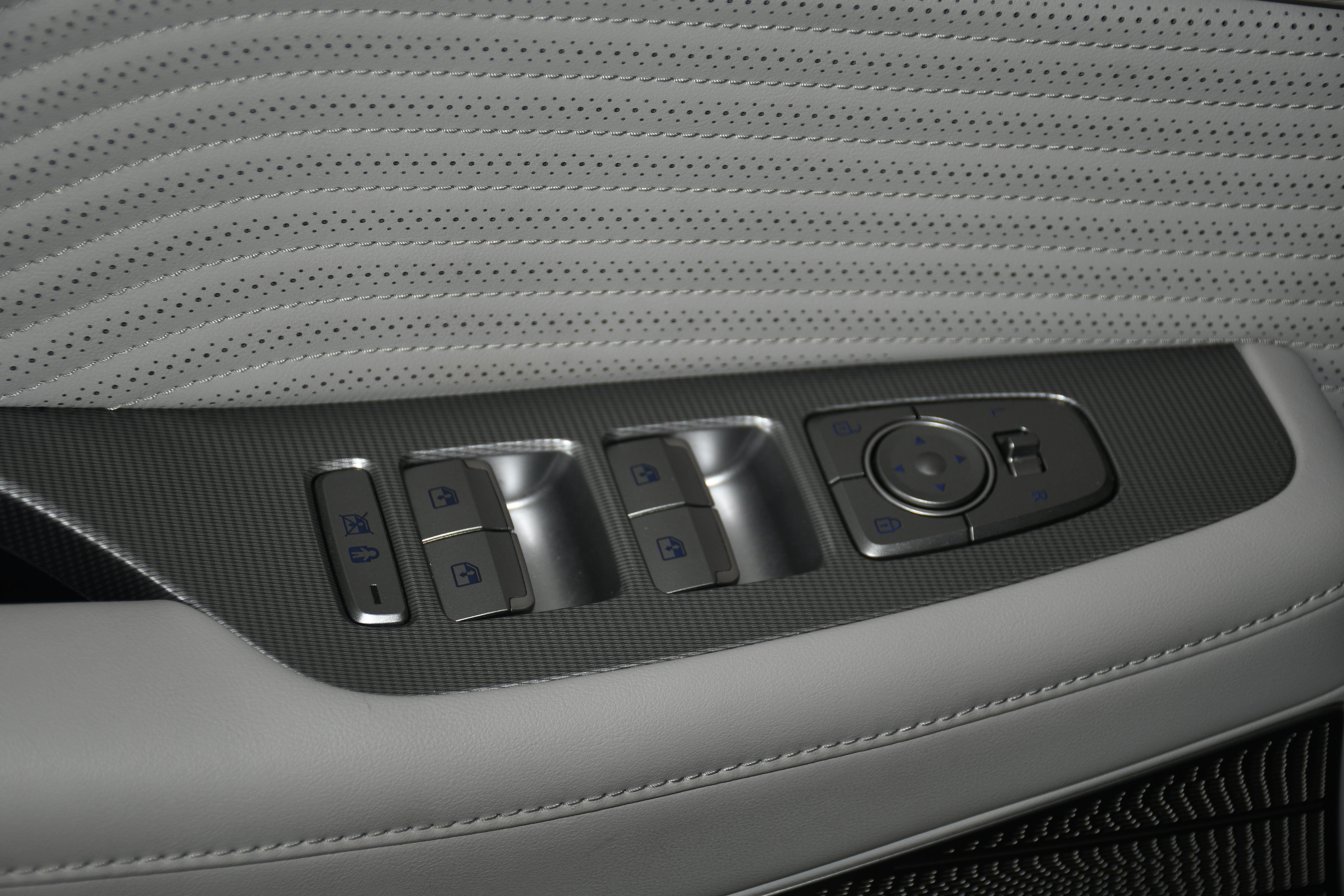 Used 2023 Hyundai Palisade Calligraphy image 11