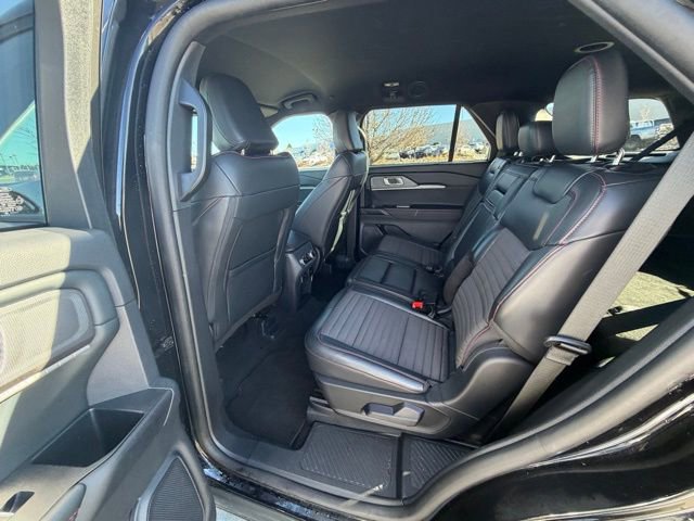 Used 2025 Ford Explorer ST-Line w/ ST-Line Street Pack image 24