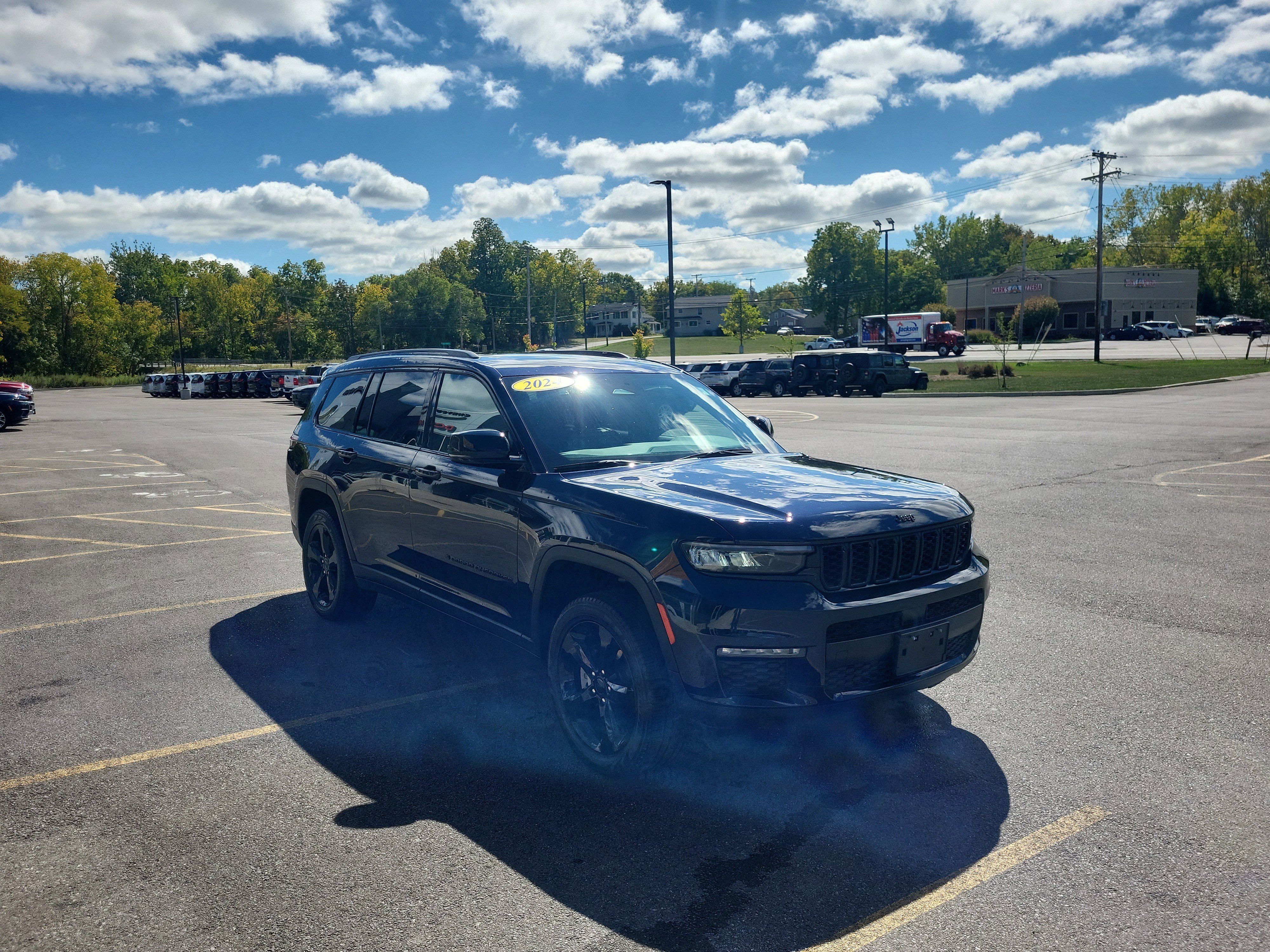 Used 2024 Jeep Grand Cherokee L Limited w/ Black Appearance Package image 20