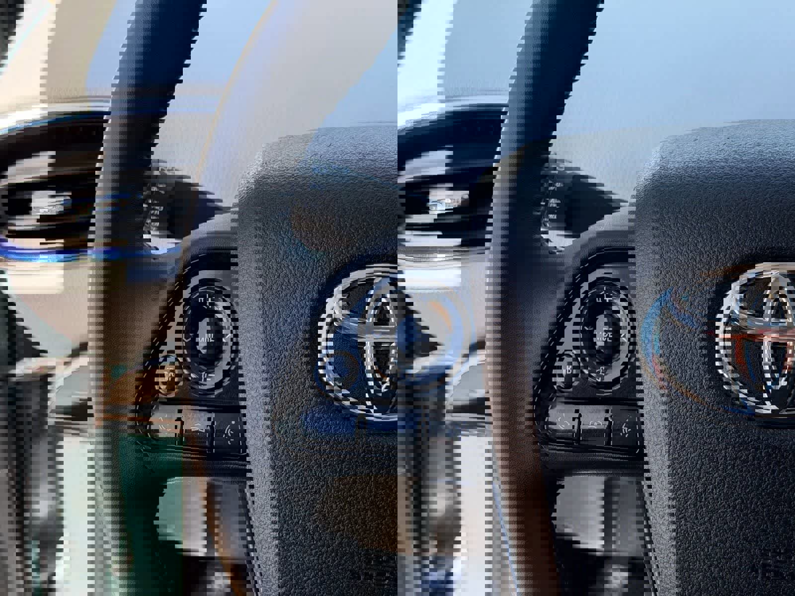 Used 2021 Toyota Prius Limited w/ Premium Convenience Package image 19