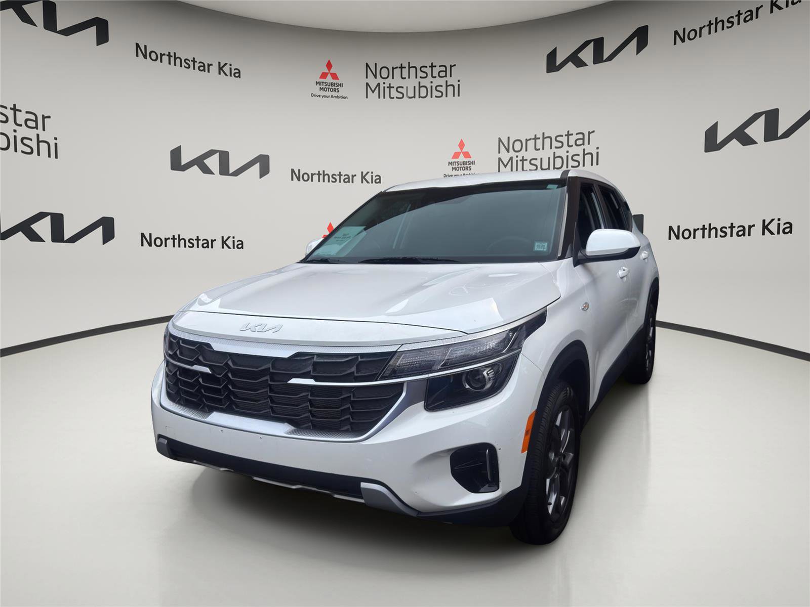 Used 2024 Kia Seltos LX image 1