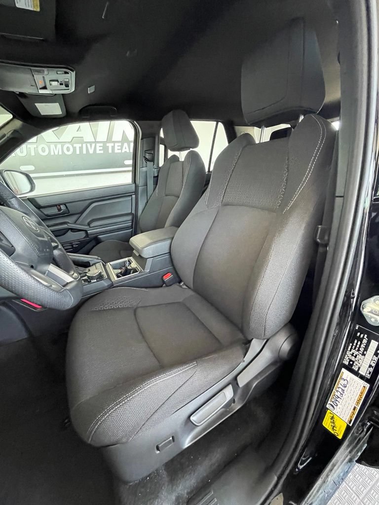 Used 2025 Toyota 4Runner SR5 AWD/4WD image 9
