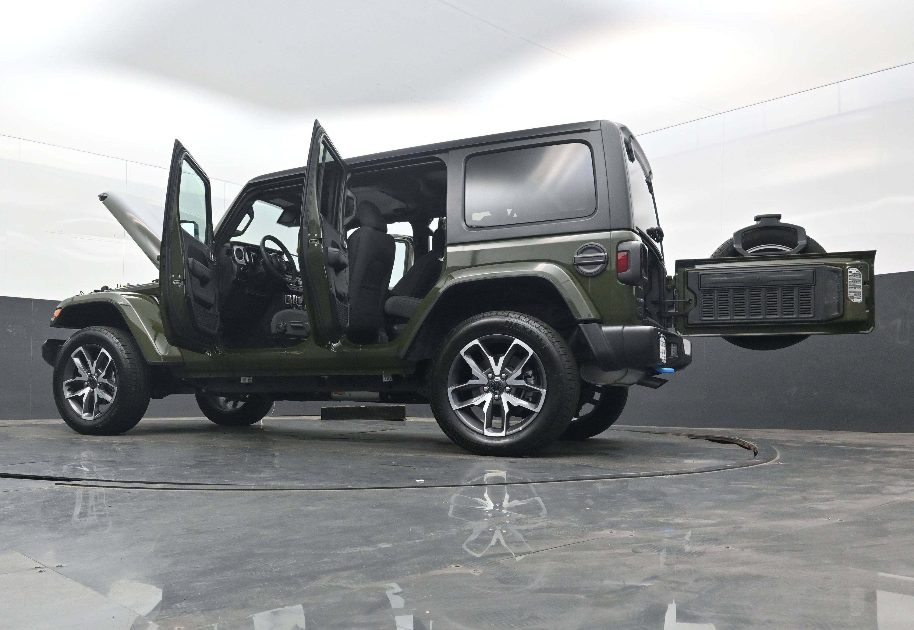 Used 2024 Jeep Wrangler Sport S image 43