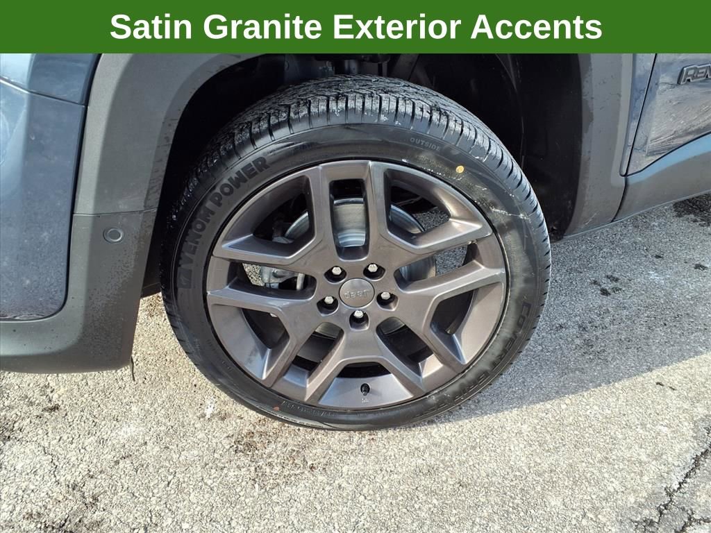 Used 2021 Jeep Renegade Latitude w/ Luxury Group II image 35