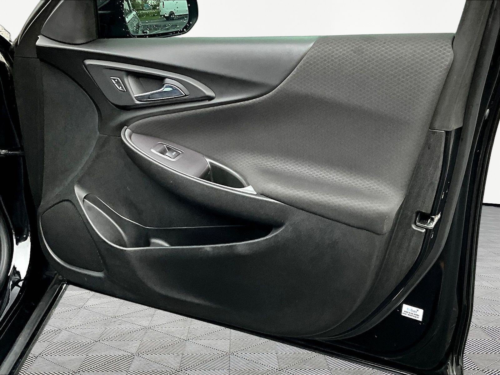 Used 2020 Chevrolet Malibu RS FWD image 25