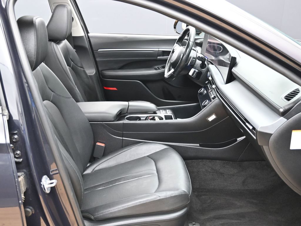 Used 2025 Hyundai Sonata Limited FWD image 39