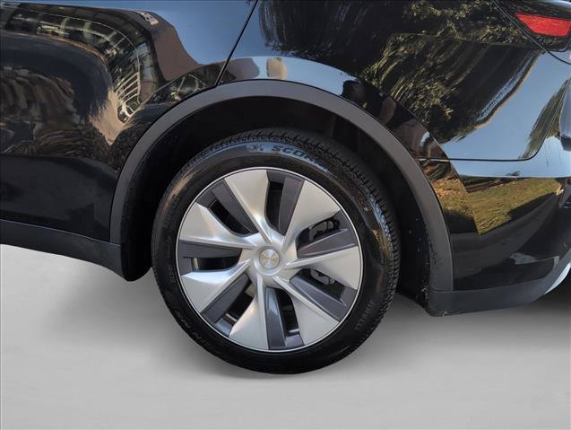 Used 2024 Tesla Model Y Long Range AWD/4WD image 29