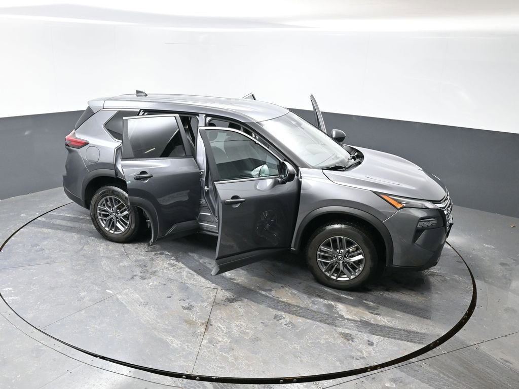 Used 2024 Nissan Rogue S image 58