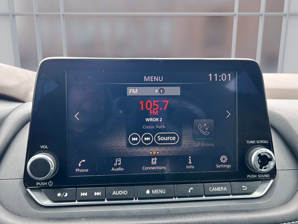 Used 2023 Nissan Rogue S image 27