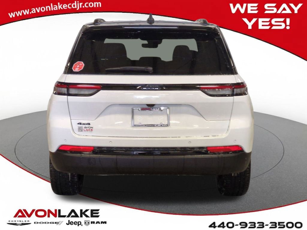 New 2025 Jeep Grand Cherokee Limited w/ Trailer Tow Package image 5