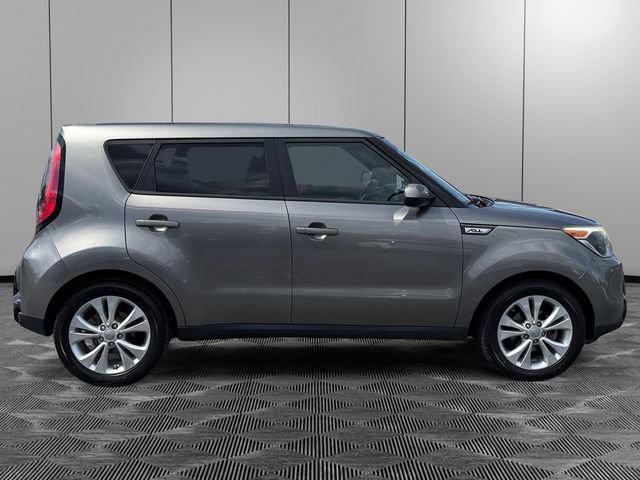 Used 2016 Kia Soul + FWD image 6