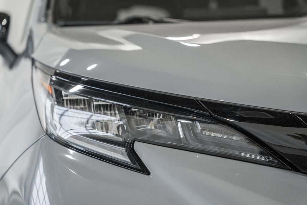 Used 2026 Toyota Sienna XSE image 13