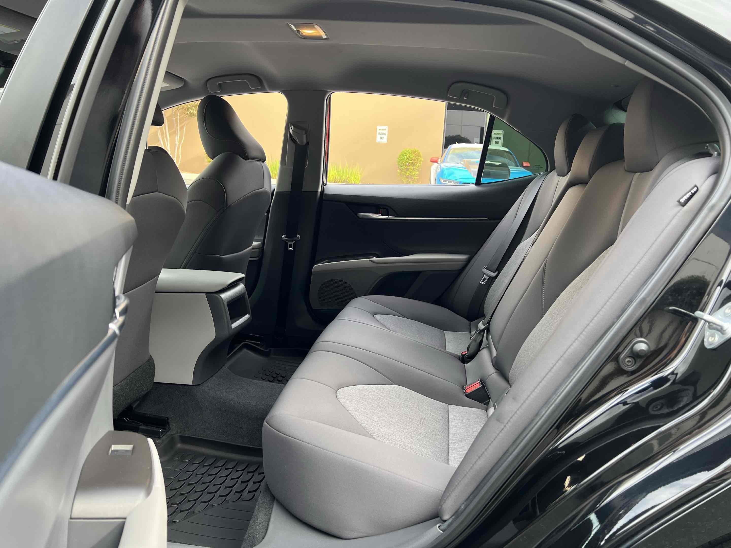 Used 2021 Toyota Camry LE image 31