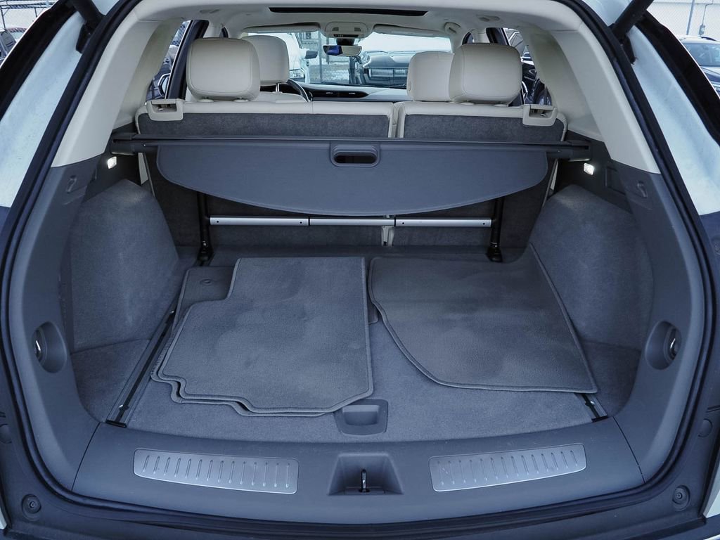 Used 2023 Cadillac XT5 Premium Luxury w/ Technology Package image 9