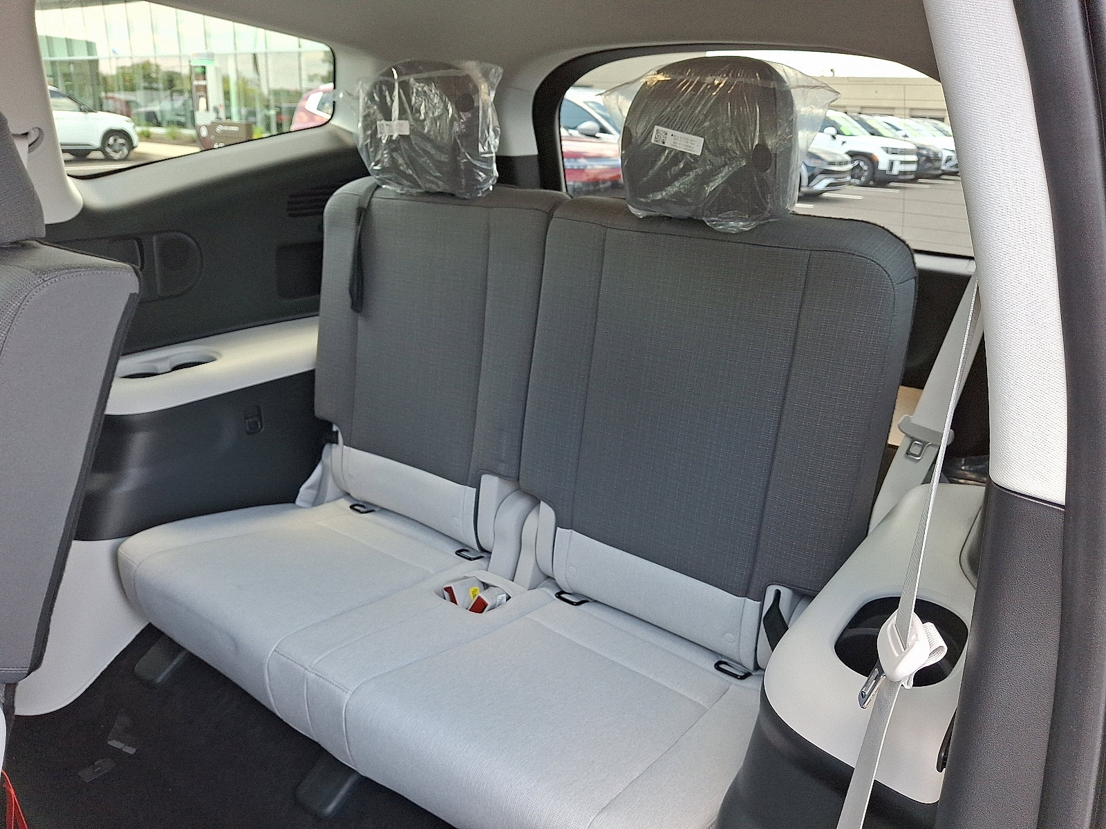 New 2026 Hyundai Ioniq 9 SE image 9