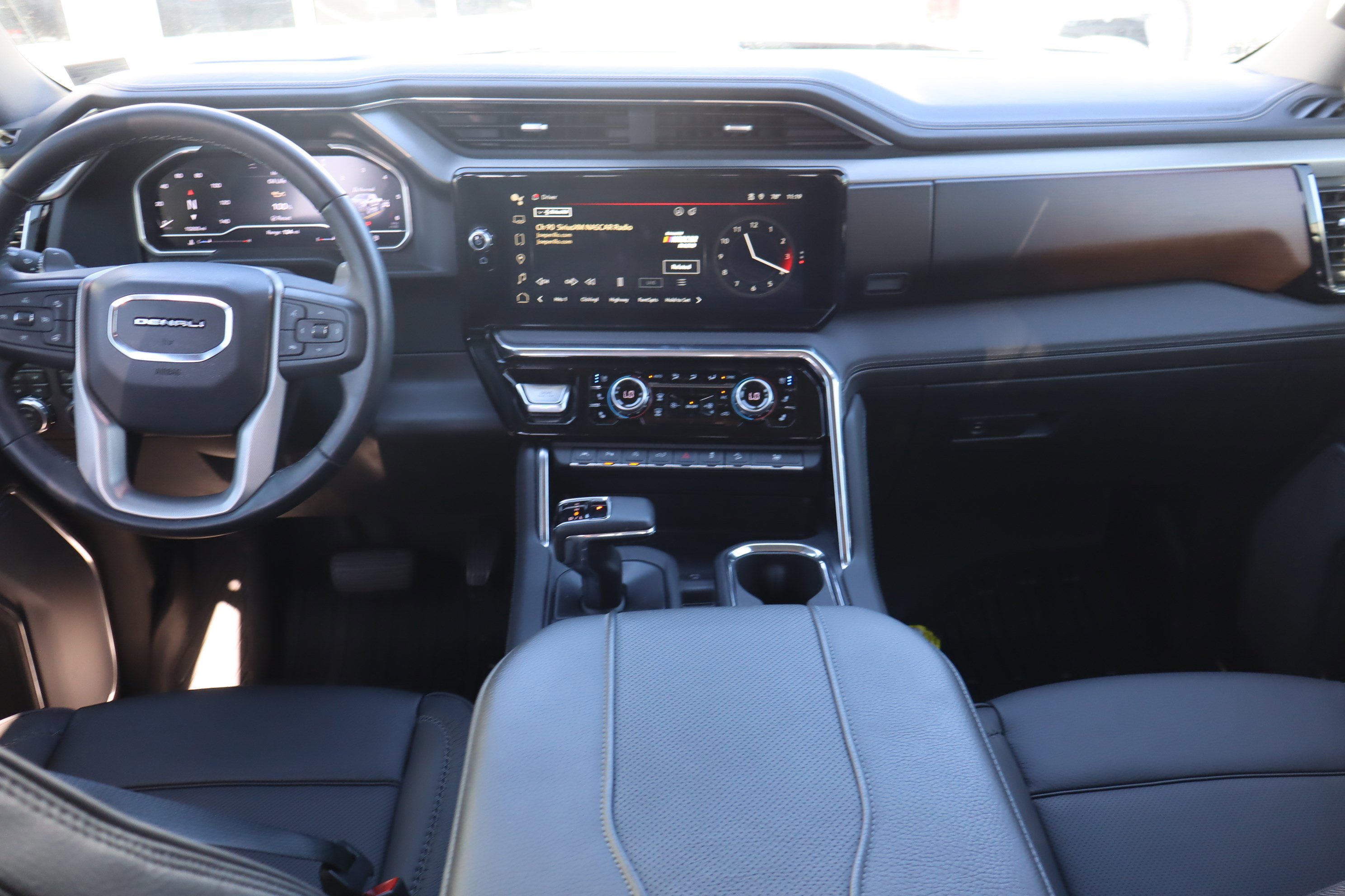 Used 2024 GMC Sierra 1500 Denali w/ Denali Reserve Package image 18