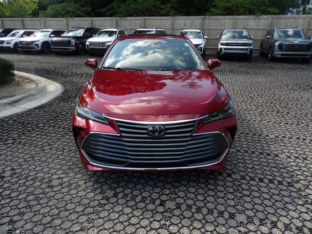 Used 2020 Toyota Avalon Limited FWD image 2