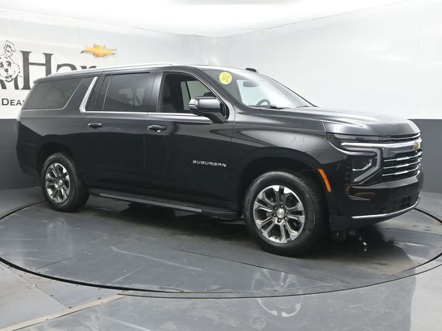 Used 2025 Chevrolet Suburban LT w/ Comfort Package AWD/4WD image 6