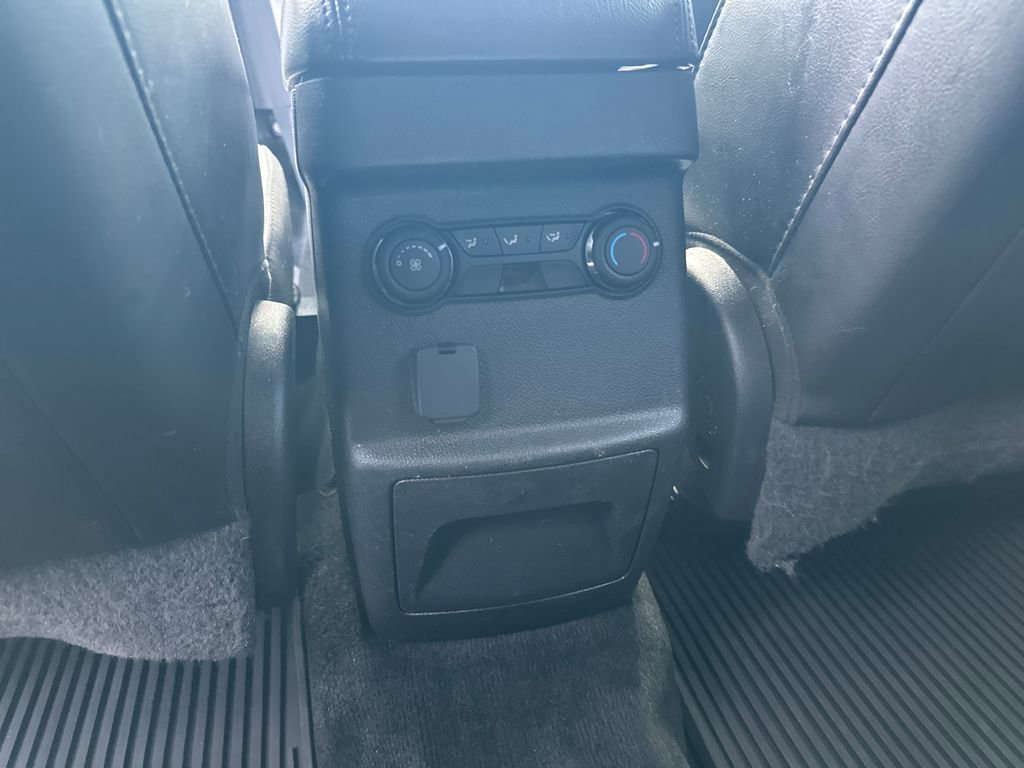 Used 2014 Ford Explorer XLT w/ Equipment Group 202A AWD/4WD image 22