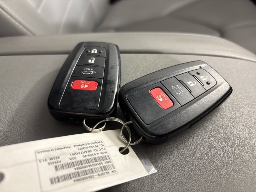 Used 2023 Toyota Highlander XLE image 46