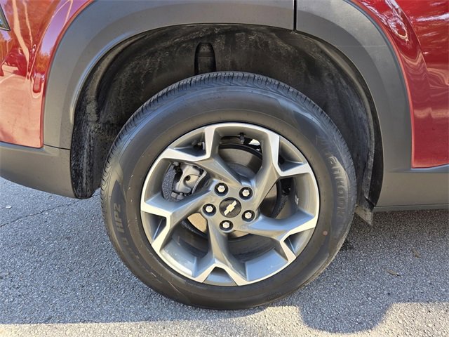 Used 2025 Chevrolet Trax LT image 23