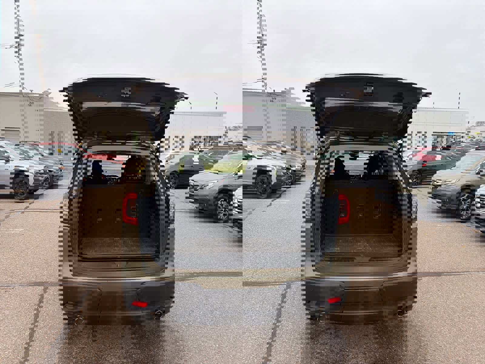 Used 2023 Subaru Ascent Premium w/ Convenience Package image 16