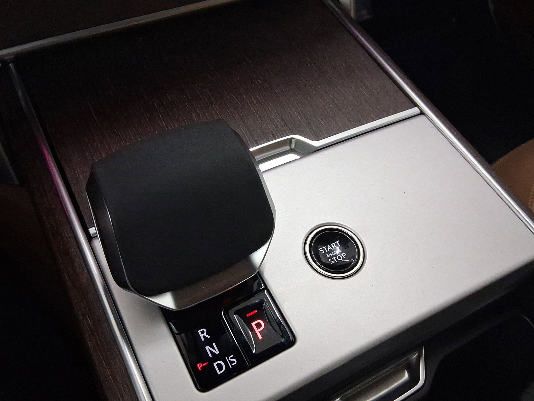 New 2025 Land Rover Range Rover SE image 27